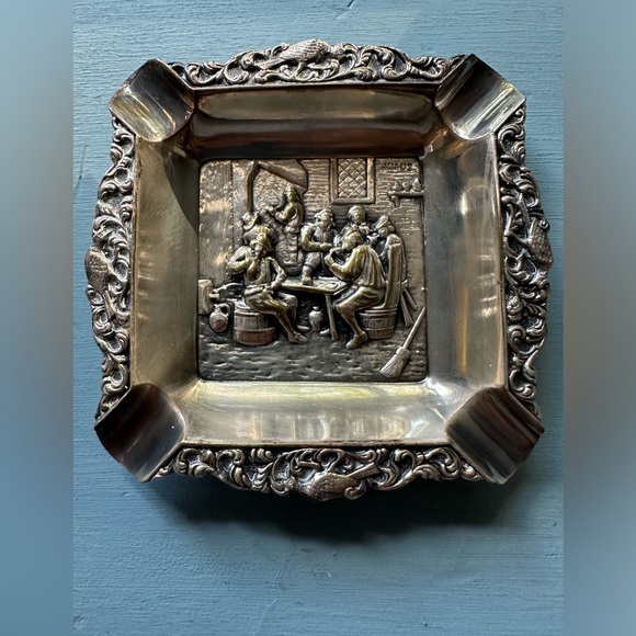 Antique Dutch Silver Heavy 3D Repousse Cigarette Ashtray Bar Scene Signed - Picture 2 of 4